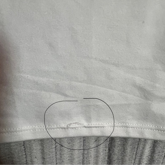 Hollister Women's White Long Sleeve Tee - Picture 4 of 4